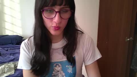 Snapshot of alicia_love29 chatting on January 19, 11:10 pm Alice online show from January 19, 11:10 pm