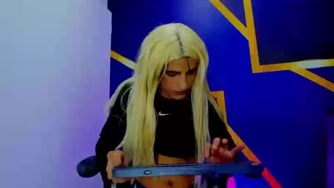 Snapshot of aliciaa_diamond2 chatting on March 25, 9:43 pm aliciaa_diamond2 online show from March 25, 9:43 pm