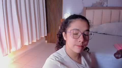 Snapshot of alicialevy chatting on May 22, 10:32 am LUNA online show from May 22, 10:32 am