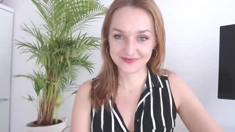 Alicia online show from February 2, 2:27 pm
