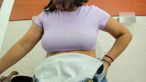 Snapshot of alicie_green chatting on January 17, 2:16 am im tutti online show from January 17, 2:16 am