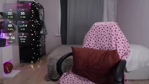 Mia online show from September 25, 6:44 pm