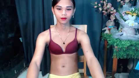 aliexagrey online show from March 3, 6:25 pm