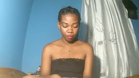 Snapshot of alihane21 chatting on February 5, 5:28 pm alihane21 online show from February 5, 5:28 pm