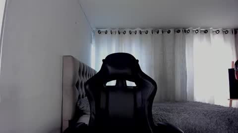 aliice_walker_ online show from November 24, 7:13 pm