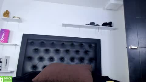 alika_jonhson_ online show from April 2, 1:20 pm