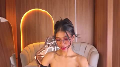 alina_b_ online show from March 20, 8:25 pm