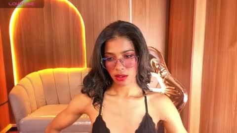Snapshot of alina_b_ chatting on April 30, 8:04 pm alina_b_ online show from April 30, 8:04 pm