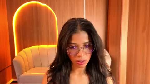 Snapshot of alina_b_ chatting on June 16, 7:49 pm alina_b_ online show from June 16, 7:49 pm