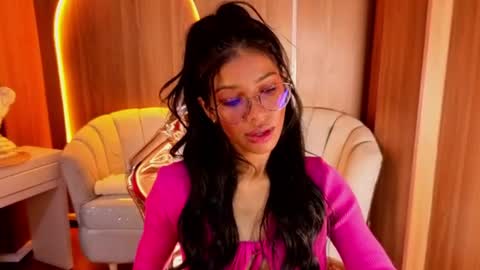 Snapshot of alina_b_ chatting on July 18, 7:50 pm alina_b_ online show from July 18, 7:50 pm