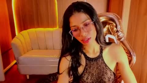 Snapshot of alina_b_ chatting on July 27, 7:54 pm alina_b_ online show from July 27, 7:54 pm