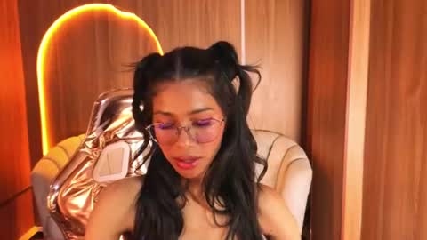 Snapshot of alina_b_ chatting on July 29, 8:18 pm alina_b_ online show from July 29, 8:18 pm