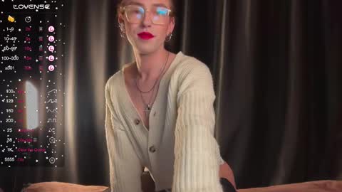 Snapshot of alina_flow chatting on February 16, 9:05 pm Alexa online show from February 16, 9:05 pm