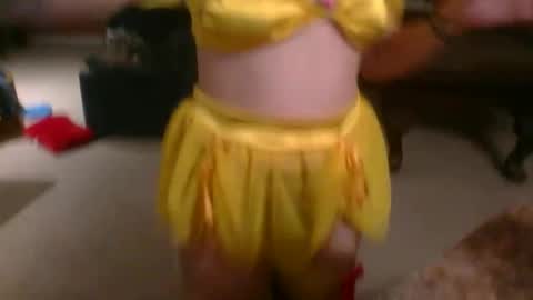 Snapshot of alinaandluke chatting on October 31, 2:45 am Alina and luke online show from October 31, 2:45 am