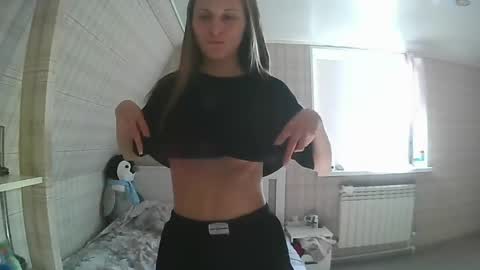 Snapshot of alinakiss66 chatting on April 1, 11:22 am alinakiss66 online show from April 1, 11:22 am