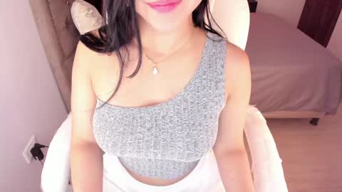 alinaowens online show from February 8, 9:15 pm