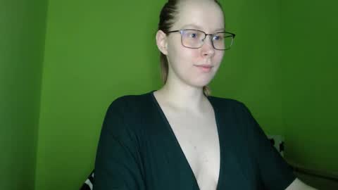Snapshot of alinasei chatting on March 15, 12:33 pm alinasei online show from March 15, 12:33 pm