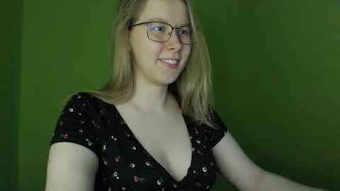 alinasei online show from June 17, 6:05 am
