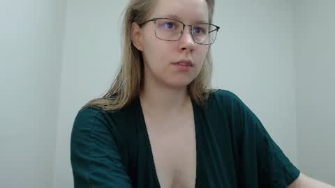 alinasei online show from August 4, 1:25 pm