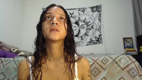 Snapshot of alinawoolf_ chatting on December 9, 2:02 am  Ali  online show from December 9, 2:02 am