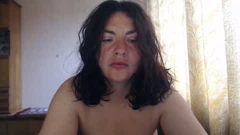 Snapshot of alinaxjames chatting on July 13, 7:22 am AlinaxJames online show from July 13, 7:22 am