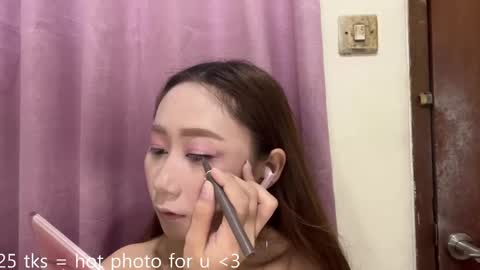 Suki  online show from May 15, 4:19 am