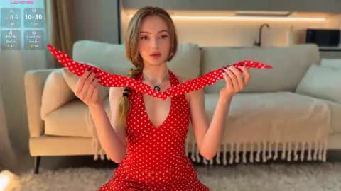 Alisa but you can call me Molli  online show from July 10, 3:03 pm