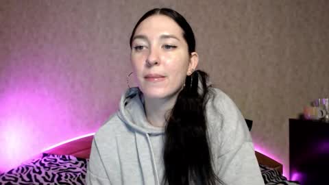 alisaadoll online show from October 30, 1:23 pm