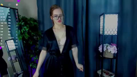 Snapshot of alisabrubach chatting on November 6, 2:45 am Mia online show from November 6, 2:45 am