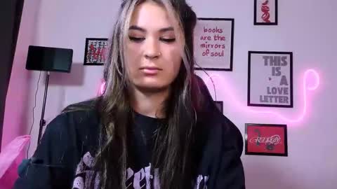 Snapshot of alisarossy chatting on May 29, 2:59 pm Alisa online show from May 29, 2:59 pm