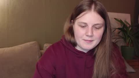 Snapshot of alisashy666 chatting on July 7, 10:25 pm alisashy666 online show from July 7, 10:25 pm