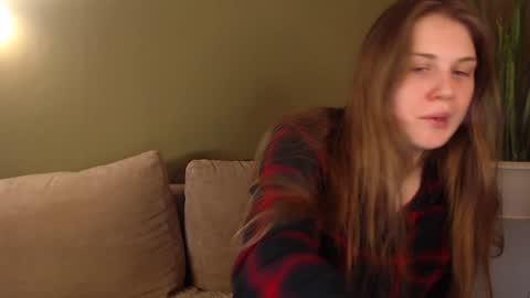 Snapshot of alisaxxxshy chatting on December 25, 1:42 am alisaxxxshy online show from December 25, 1:42 am