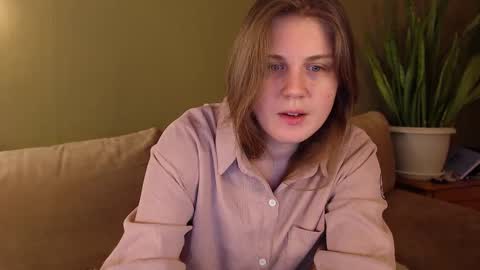 Snapshot of alisaxxxshy chatting on February 11, 11:43 am alisaxxxshy online show from February 11, 11:43 am