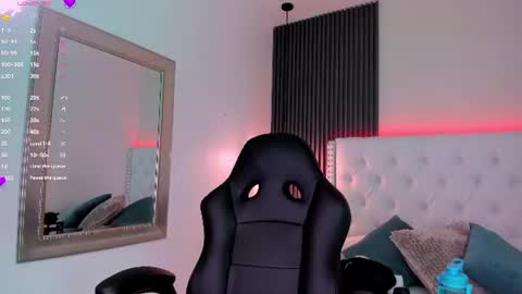 Snapshot of aliscollinss chatting on June 22, 2:24 am alis online show from June 22, 2:24 am