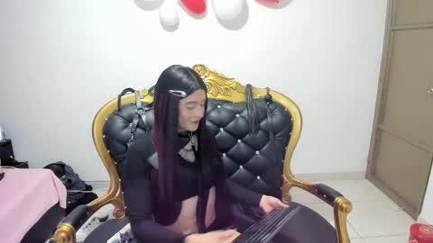Snapshot of alishaa_nixx chatting on February 19, 4:34 am alishaa_nixx online show from February 19, 4:34 am