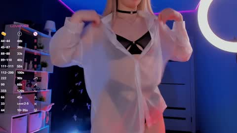 Snapshot of alishaaneta chatting on February 1, 9:19 pm Alisha online show from February 1, 9:19 pm