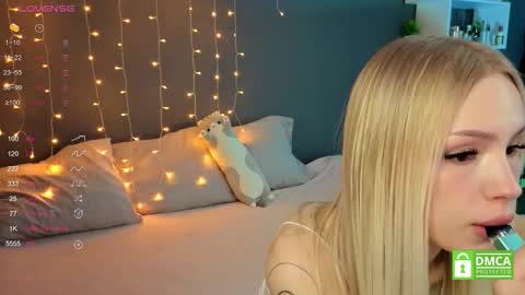 Snapshot of alishaaneta chatting on October 9, 12:36 pm Alisha online show from October 9, 12:36 pm