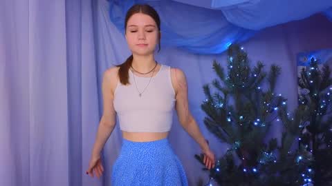 Snapshot of alisia_spinnet chatting on December 30, 7:15 am Alisia online show from December 30, 7:15 am