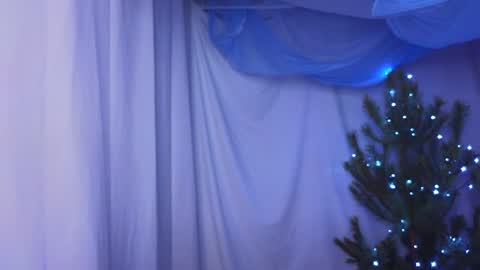 Snapshot of alisia_spinnet chatting on December 30, 10:21 am Alisia online show from December 30, 10:21 am