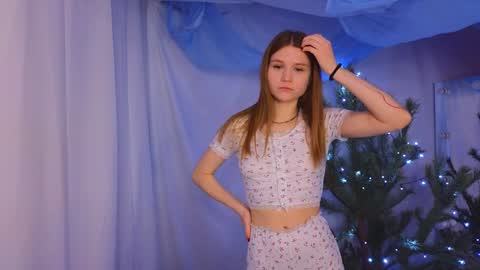 Snapshot of alisia_spinnet chatting on January 4, 12:38 pm Alisia online show from January 4, 12:38 pm