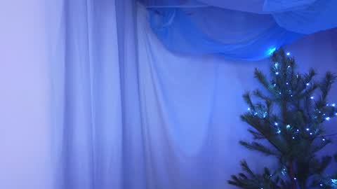 Snapshot of alisia_spinnet chatting on January 5, 10:21 am Alisia online show from January 5, 10:21 am