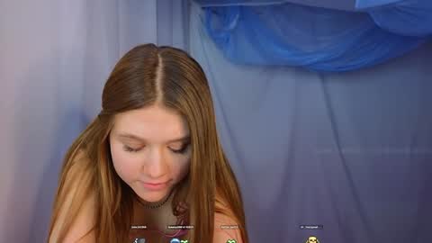 Snapshot of alisia_spinnet chatting on January 9, 10:41 am Alisia online show from January 9, 10:41 am