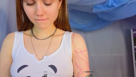 Snapshot of alisia_spinnet chatting on January 9, 1:45 pm Alisia online show from January 9, 1:45 pm