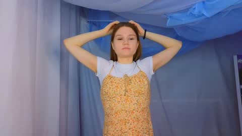 Snapshot of alisia_spinnet chatting on January 10, 6:53 am Alisia online show from January 10, 6:53 am