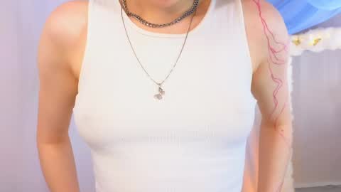 Snapshot of alisia_spinnet chatting on January 17, 1:46 pm Alisia online show from January 17, 1:46 pm