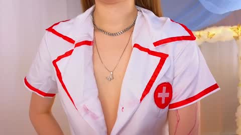 Snapshot of alisia_spinnet chatting on January 19, 1:22 pm Alisia online show from January 19, 1:22 pm