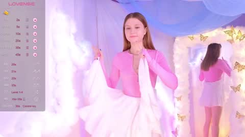 Snapshot of alisia_spinnet chatting on February 3, 7:29 am Alisia online show from February 3, 7:29 am