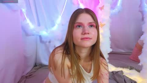 Snapshot of alisia_spinnet chatting on September 12, 10:48 am Alisia online show from September 12, 10:48 am