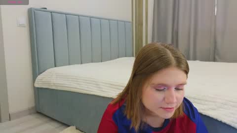 Snapshot of alisia_spinnet chatting on July 30, 10:47 am Alisia online show from July 30, 10:47 am
