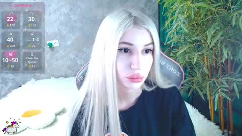 Snapshot of alison_moonlight chatting on July 9, 3:32 am Alison online show from July 9, 3:32 am